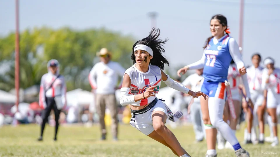 Female Athlete Playing Flag Football Outdoors View more by Willians_photography from Pexels
